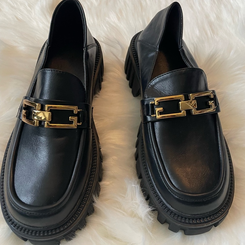 Platform black vegan leather moccasins/loafers 🖤